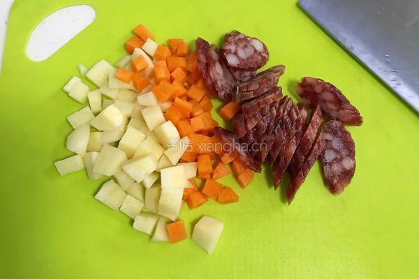 腊肠土豆脱糖饭的做法图解4