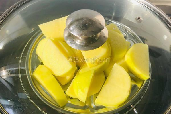 酸奶果味土豆泥的做法图解2