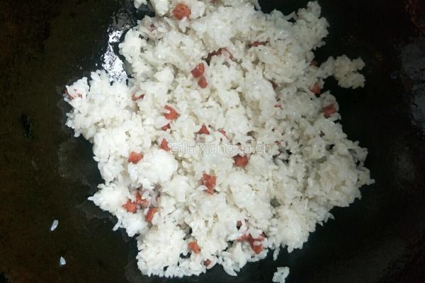 萌小鹿蛋炒饭的做法图解3