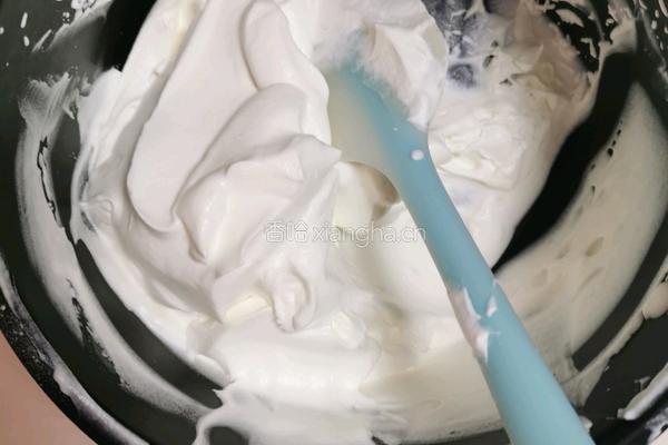 简单水果生日蛋糕芒果火龙果双拼的做法图解3