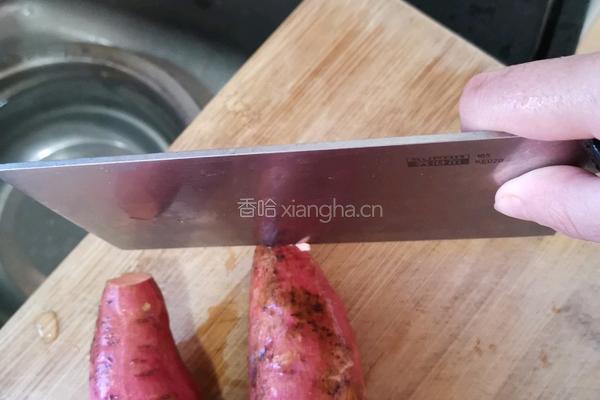 微波炉烤红薯的做法图解2