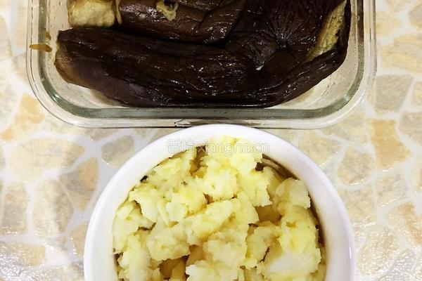 烩茄子的做法图解2