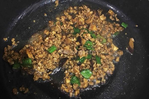 烩茄子的做法图解4