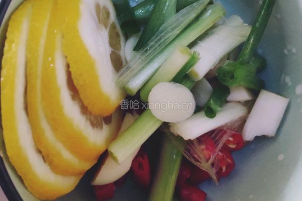 柠檬番茄鱼的做法图解3