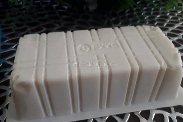 榨菜肉末蒸豆腐的做法图解1