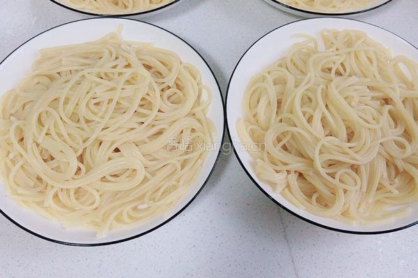 番茄牛肉烩意粉的做法图解4