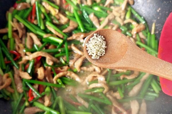 韭菜苔炒肉丝的做法图解16