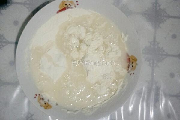 特色肉肉韭苔蒸包的做法图解2