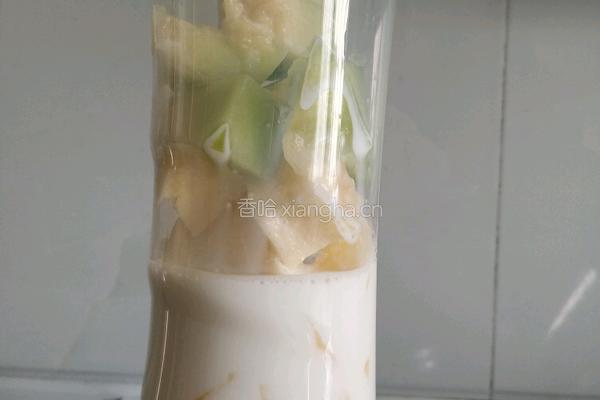 苹果哈密瓜奶昔的做法图解2