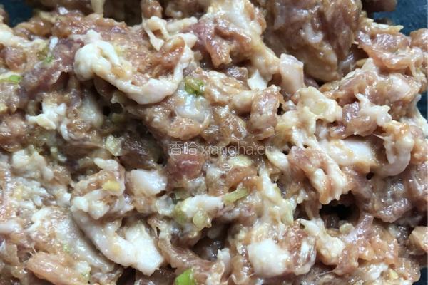 炸肉丸的做法图解1