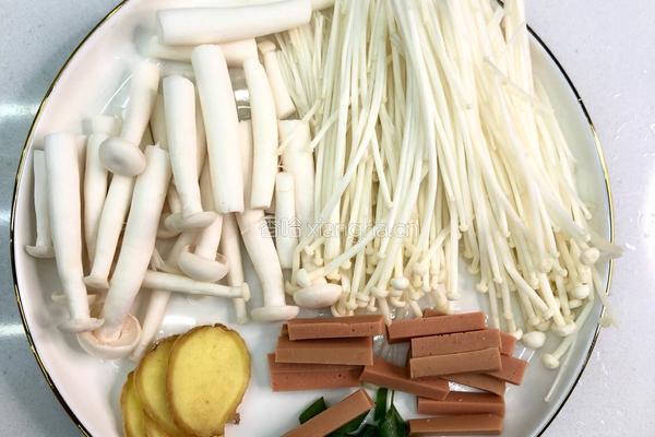 低脂不胖虾仁菌菇汤的做法图解3