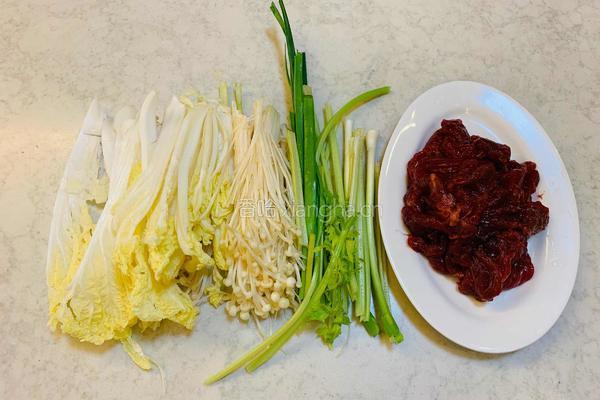 家常水煮牛肉片的做法图解1