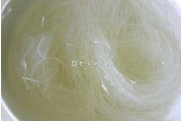 粉丝金针菇蒸基围虾的做法图解2