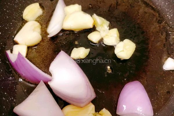 土豆鸡爪煲的做法图解3
