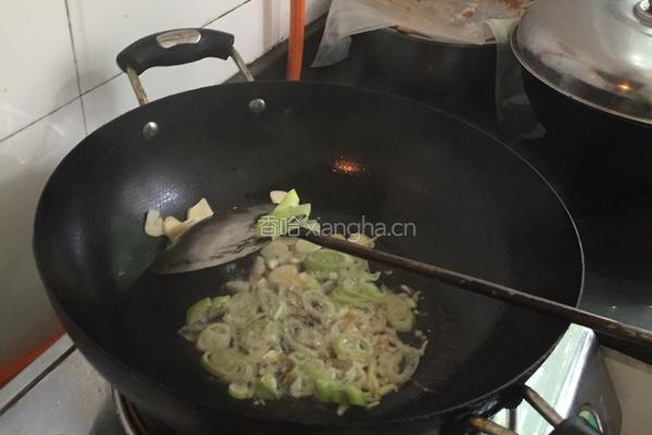 茄子河捞凉面的做法图解9