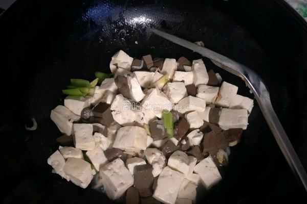 鸡血豆腐的做法图解5