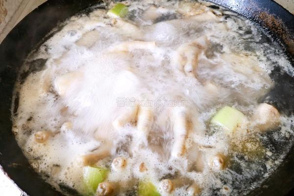 脱骨酸辣鸡爪的做法图解3