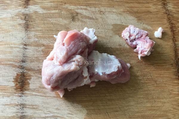 黄金猪肉粒的做法图解1