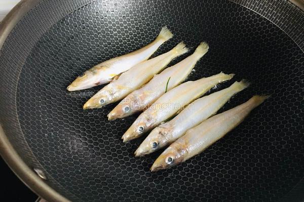 番茄沙丁鱼的做法图解2