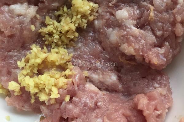 西红柿豆腐肉丸汤的做法图解1