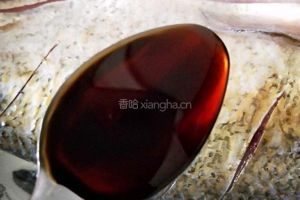 柠檬黄豆蒸鳊鱼的做法图解4