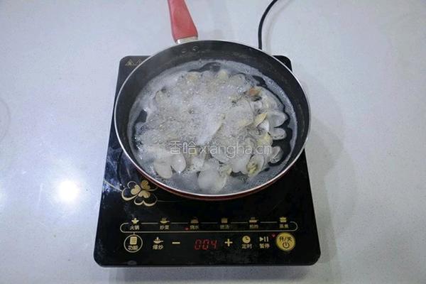 蒜香蛤蜊的做法图解2