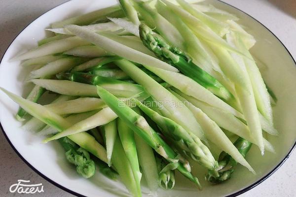芦笋炒肉的做法图解3