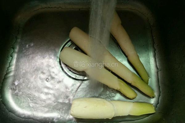 茭白炒肉片的做法图解2