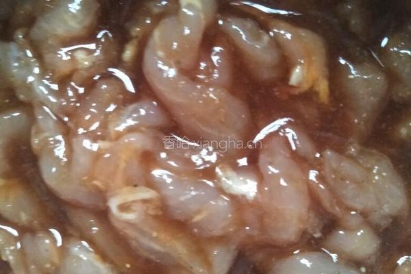 青椒肉丝西葫芦的做法图解2