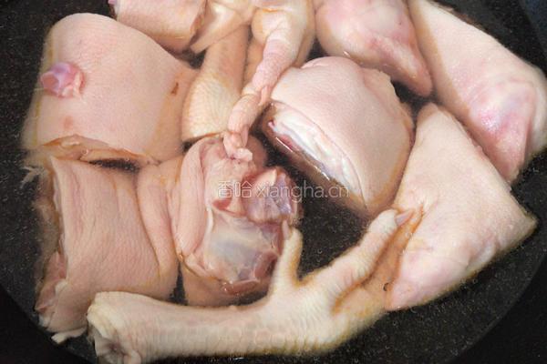 电饭煲卤味猪蹄的做法图解1