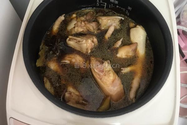 电饭煲卤味猪蹄的做法图解4