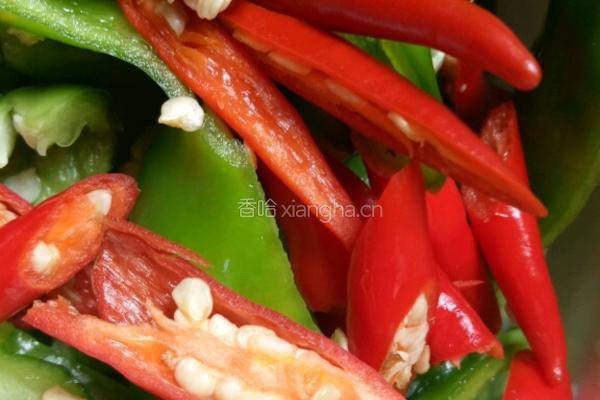 毛豆丝瓜烧豆腐的做法图解2