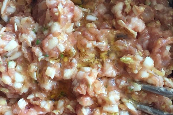 白菜猪肉虾仁水饺的做法图解6
