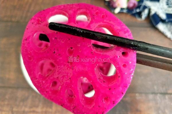 胭脂藕片的做法图解1