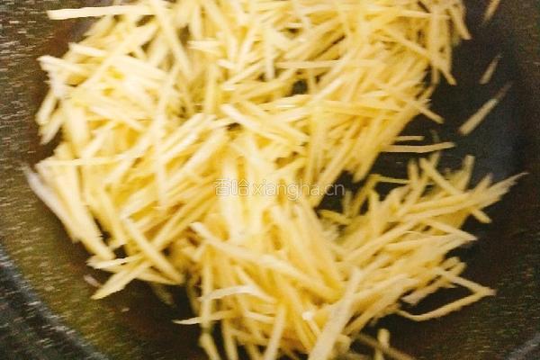 爆炒土豆丝的做法图解1