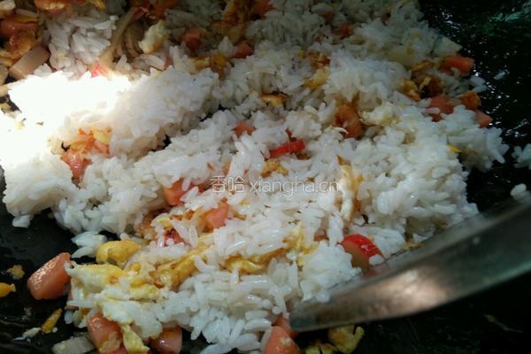 蟹肉棒火腿肠蛋炒饭的做法图解8