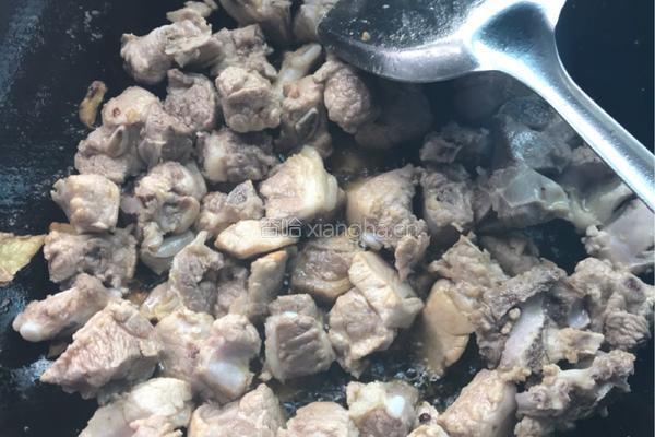 土豆烧排骨的做法图解6