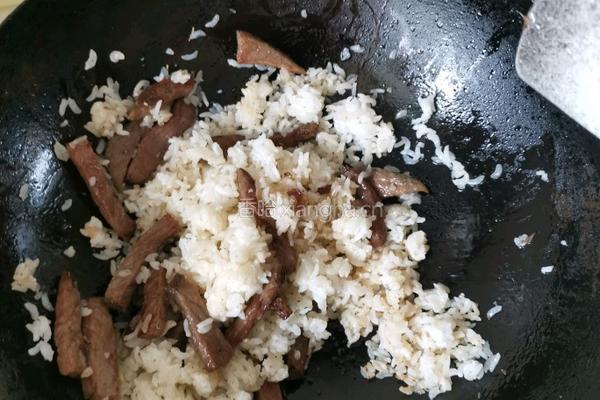 黑胡椒牛排炒饭的做法图解8