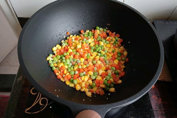 时蔬炒饭的做法图解4
