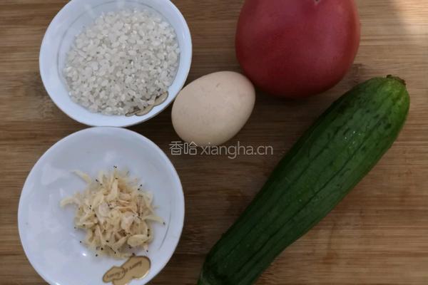 西红柿丝瓜虾米粥的做法图解1