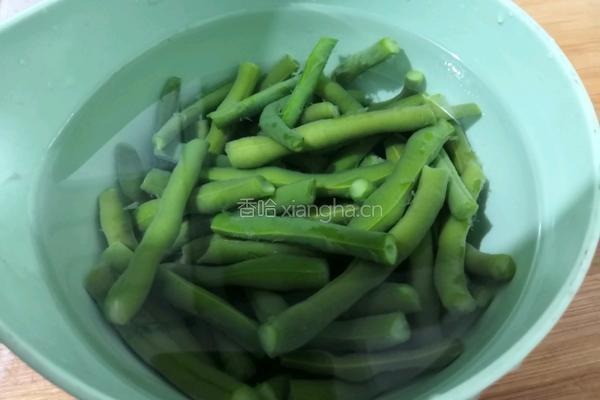 蒜香四季豆的做法图解6