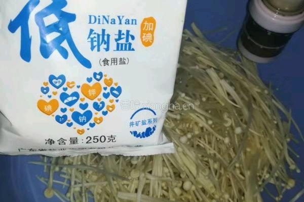 懒人拌金针菇的做法图解3