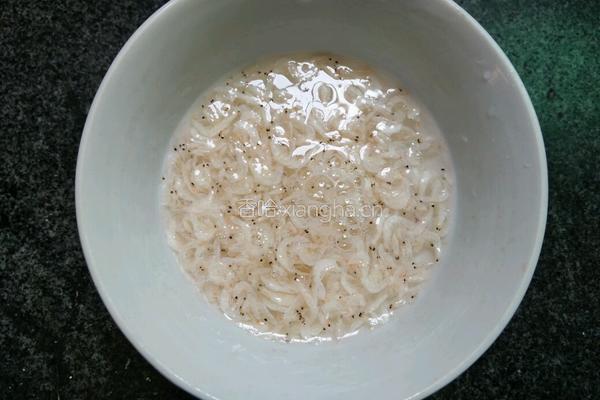 丝瓜肉末虾皮小面的做法图解2