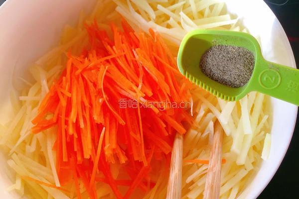 鹌鹑蛋土豆饼的做法图解5