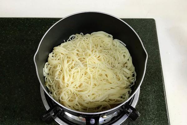 南瓜香肠芦笋意面的做法图解10
