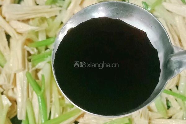 芹菜炒腐竹的做法图解8