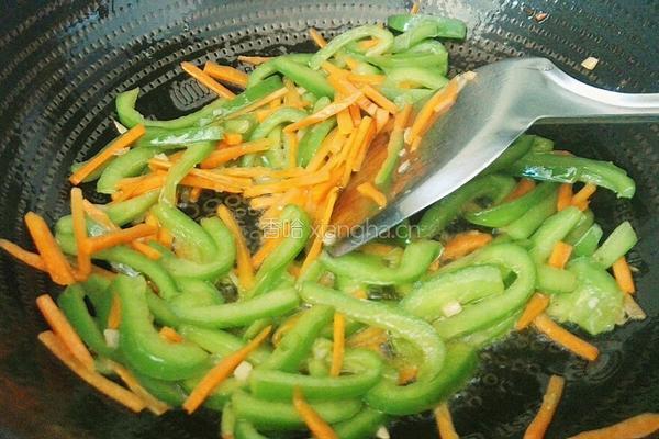 胡萝卜青椒炒肉的做法图解11