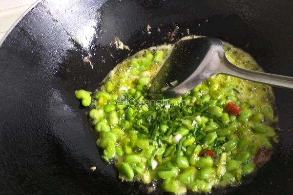 毛豆米炒海带的做法图解7