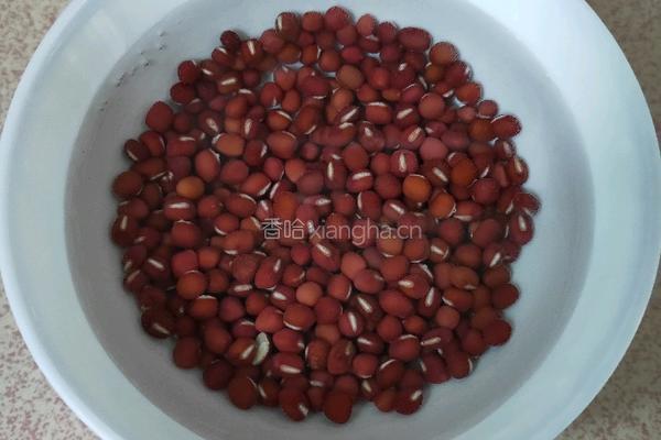 红豆糯米饼的做法图解1