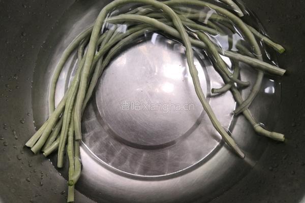 芝麻沙拉酱长豆的做法图解2